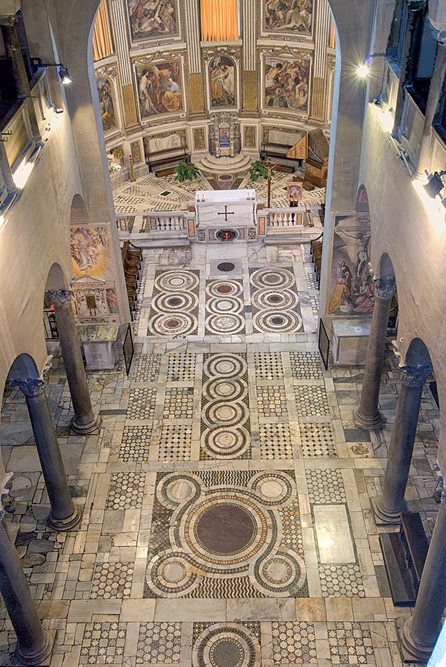 aulagoticasantiquattrocoronati La Chiesa